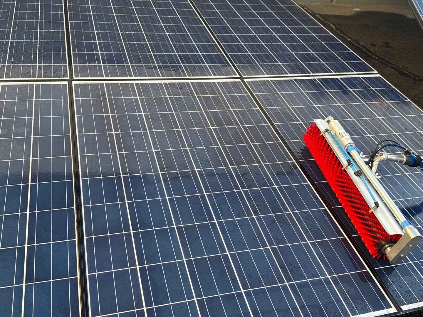 Solar panel cleaning service